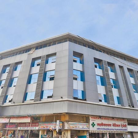 Oyo 19637 Hotel Mansi Sherotene Вапи Экстерьер фото