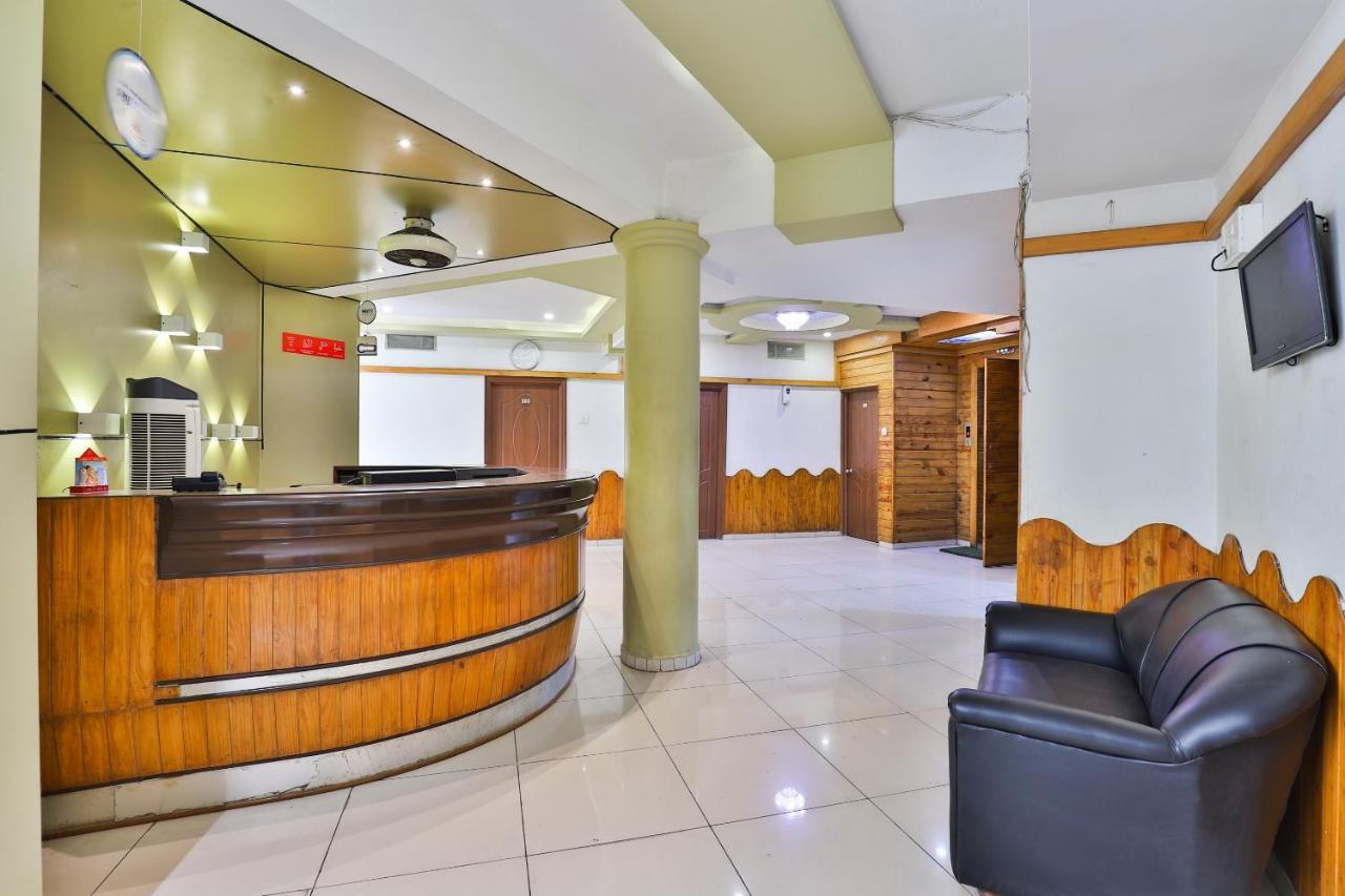 Oyo 19637 Hotel Mansi Sherotene Вапи Экстерьер фото